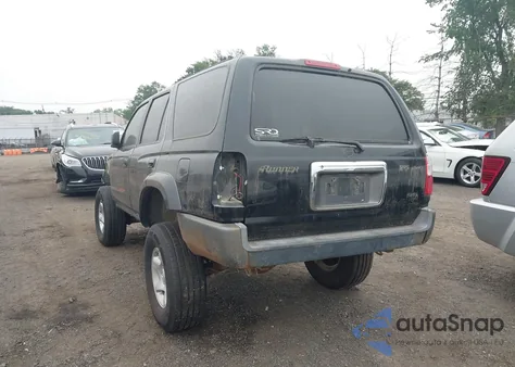2002 Toyota 4Runner Sr5 V6 z USA, uszkodzony, nr VIN JT3HN86R820381533